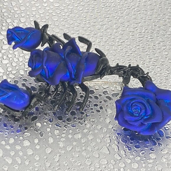Blue Rose Scorpion Pin - Picture 1 of 3